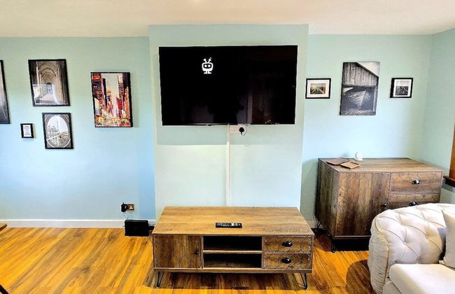 Quirky 2-Bed with Free Parking - Foto 33