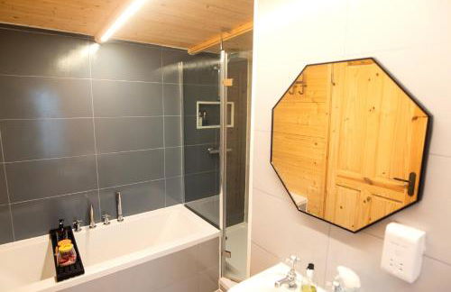 Countryside Cabin on 5 Acres Countryside with Outdoor Firepit, Cinema and converted Stables - Foto 20