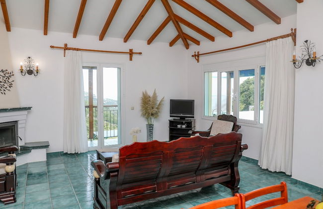 Villa Mitzelos - Photo 14