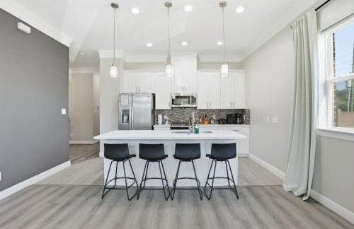 O14B Single-Story 2BR Townhome with King Beds Private Gym - Foto 1