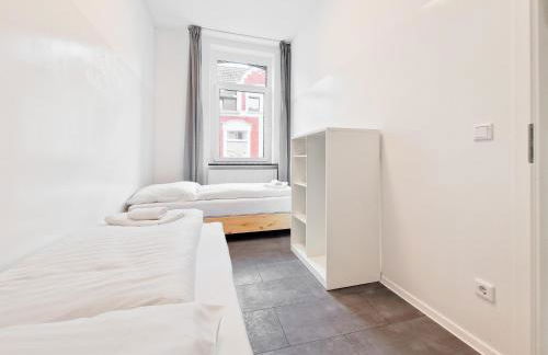 Tolstov Apartments - 3 and 4 Room Monteur Apartments - Photo 13