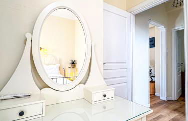 Cityscape Residence with a Patio - Foto 10