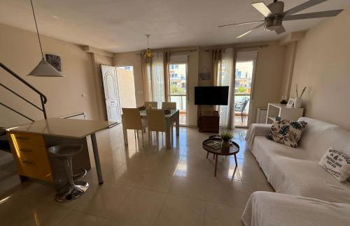 Adosado con piscina a 6 min del MET Oliva Nova y playa - Photo 40