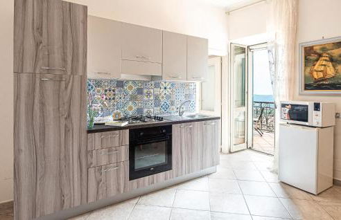 2 Bedroom Beautiful Apartment In Laureana Cilento - Photo 23