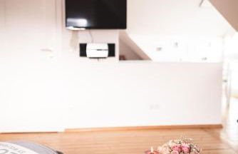 Pfälzer Herzel mit 2 Schlafzimmern und Blick über die Rheinebene kostenfreiem Parkplatz und Wlan fußläufig zum Wald und den Weinbergen Weinkühlschrank Brötchenservice Garten mit Gasgrill - Foto 25