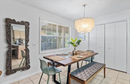 Lux min to Beach and Hospital with Hot Tub - Foto 52