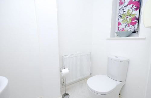 Cozy Place in Salford, Sleeps 8, 4 Bedroom, 5 Beds - Foto 9