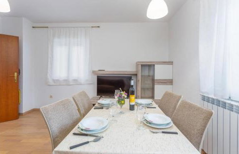 Awesome Apartment In Cernik With Wifi - Foto 4