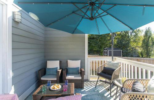 Fam-Biz Friendly 3BD with Fire pit & BBQ - Downtown - Foto 28