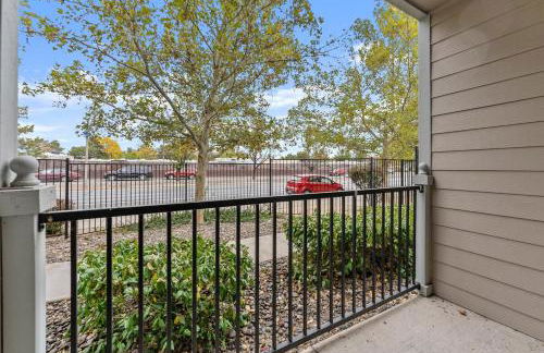 Luxury King Suite by the Lake - Entire Place - Foto 5