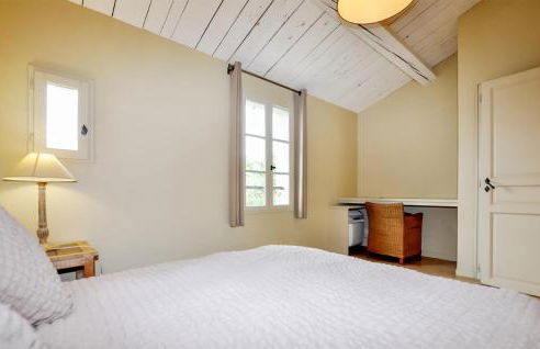 2 Bedroom Awesome Home In Saint-Laurent-De-La-Ca - Foto 18