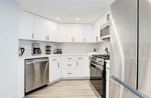 2BR Urban Oasis DC Access with Lux Comforts - Foto 18