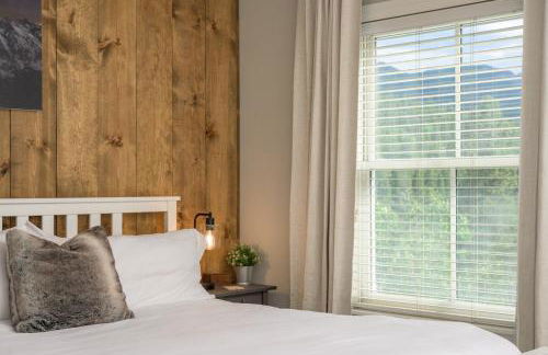 Luxe 4BR Mtn Retreat With Stunning Views Near Ski AndHikes - Foto 10