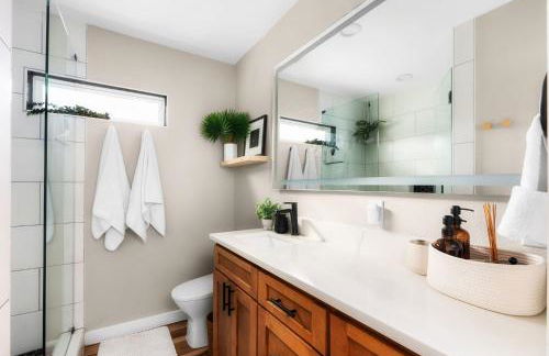 Sunflower House - Luxe Retreat with Sauna & Hot Tub - Foto 20