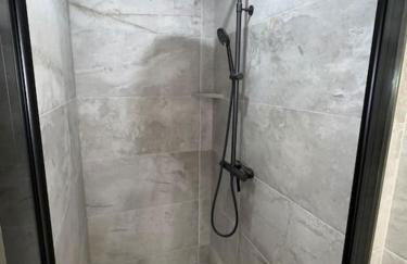 Spa - Sauna privatif plein centre - Photo 27