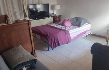 Maison plain pied, 2 chambres, longère typique , fraiche, dans bourg avec tous commerces - Foto 39