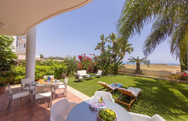 Larnaca Chelidonia Seafront Villa - Foto 45