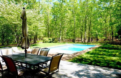 4 bedroom East Hampton home with large heated pool - Foto 19
