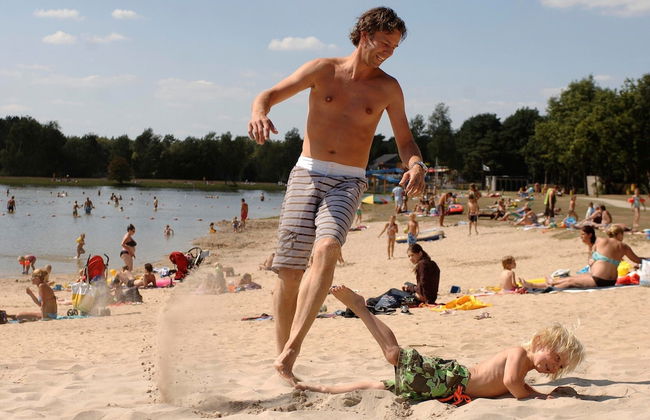 Chalet Near Eindhoven in a Green Oasis - Photo 8