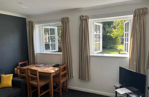 Green Cottage in grounds of Grade II* Frognal Farmhouse - Photo 46