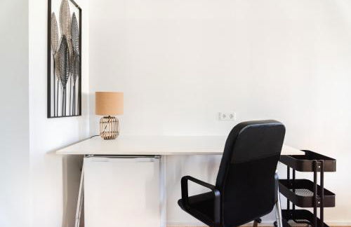 Hybrid Work-Play Retreat - 2BR, 1B central Kreuzberg - Foto 8