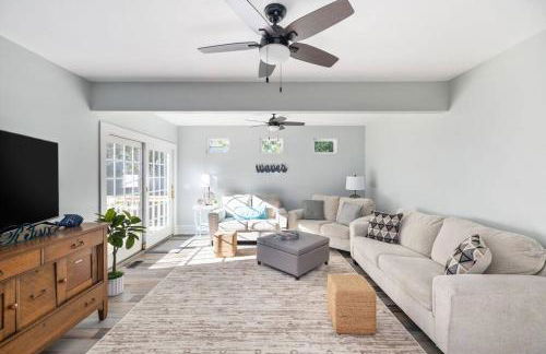 The Lyellton House: Water View, Steps from Beach - Foto 28