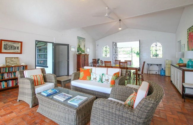 Secluded Beachfront Villa with Large Pool and Gardens - Fryers Well Bay by BSL Rentals - Foto 7