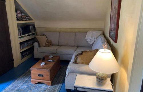 Luxurious Riverfront Cottage with a Hot Tub and a Fireplace near the Twin Lakes, Connecticut - Foto 43