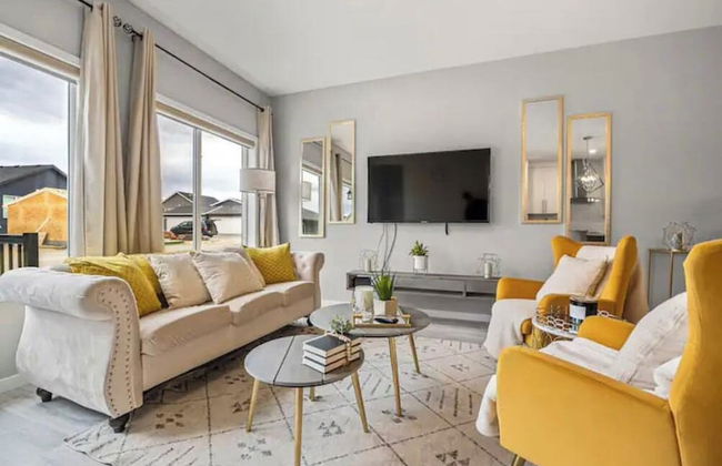 Luxury Modern Home - Livingstone - Photo 19