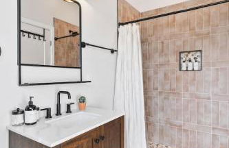 Chic and Cozy - Walk to Bars, Coffee, and Restaurants - Foto 27