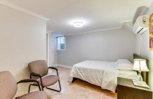 Spacious Home with Tranquil Patio about 29 Mi to DC! - Foto 33