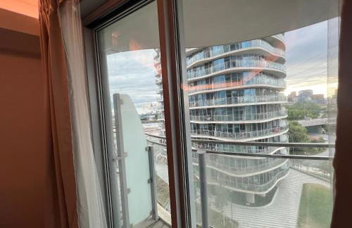 High Floor Modern 1BR Stunning Views Balcony AC Free Parking - Foto 41