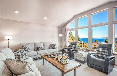 Spacious 3BR3BA with Spectacular Water Views - Foto 18