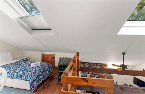 Waterfront on Swan Pond with Kayaks - Photo 24