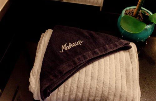 Sojourn Sea Views with Balcony & Fireplace Sleeps 7 - Foto 9