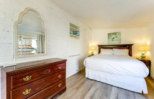 Private Hilltop Getaway with Patio Dogs Welcome! - Foto 12