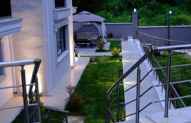 Flower City Suits - Photo 32