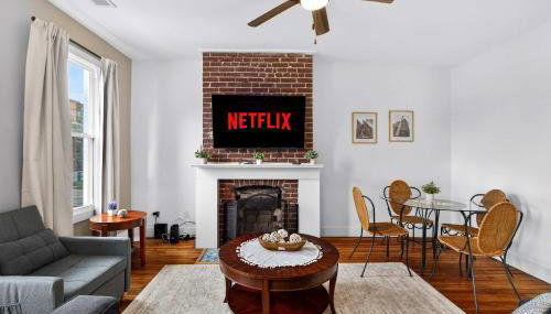 Charming 2nd-Floor Flat 3BR 2BA Free Parking - Foto 2