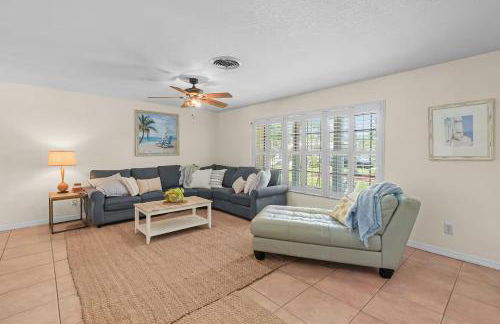 Golf Cart-Jacuzzi-Surfing Abode on Hutchinson Island - Foto 33