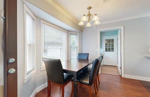 Bring Your Pup! Goose Creek Home with Private Pool - Foto 18