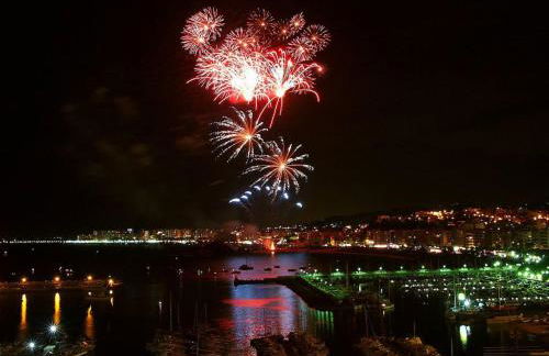 Beachfront Apartment with Pool and Garden S Abanell Blanes - Foto 19