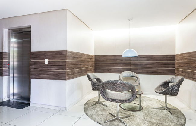 Apt 2 quartos com varanda próximo Praça Casa Forte o bairro mais agradável do Recife ARN901 - Foto 2