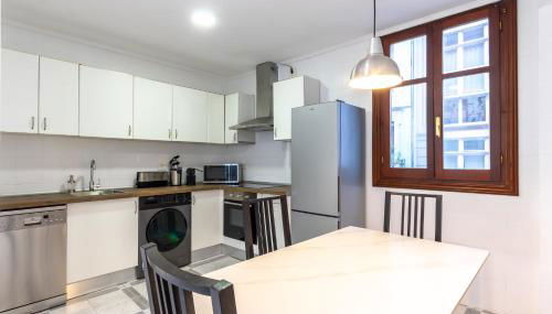 Charming 4 Double Bed Steps from the Old Town - Foto 5