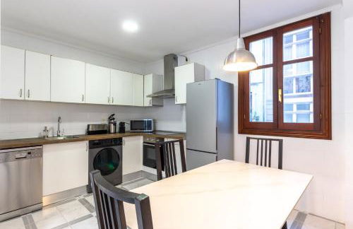 Charming 4 Double Bed Steps from the Old Town - Foto 5