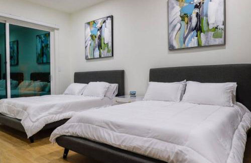 Lake Home: Relax and Unwind in Mission Hidden Gem - Photo 4