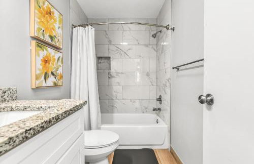 Bright & Spacious 2 Bedroom, Quiet - Foto 18