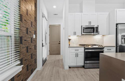 Spacious 3BR Home Near NRG Stadium, Medical Center and Downtown with Backyard, Gazebo and Fire Pit, Pet-Friendly - Foto 10