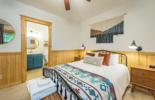 2 Cabins ~ Sleeps 22 ~ 100 Feet Apart ~ Ski in out - Foto 55