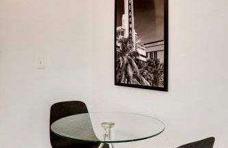 Best location by the Beach ! Free WiFi - TV - All amenities - Foto 16