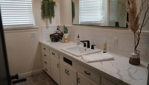 Cozy chic farmhouse! Perfect for park explorers! - Foto 5